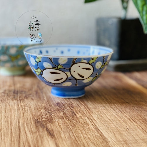 小糖瓷|日本製 在花叢中的白兔渺渺跳耀日式飯碗/茶碗