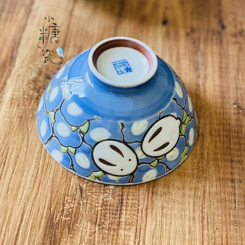 小糖瓷|日本製 在花叢中的白兔渺渺跳耀日式飯碗/茶碗