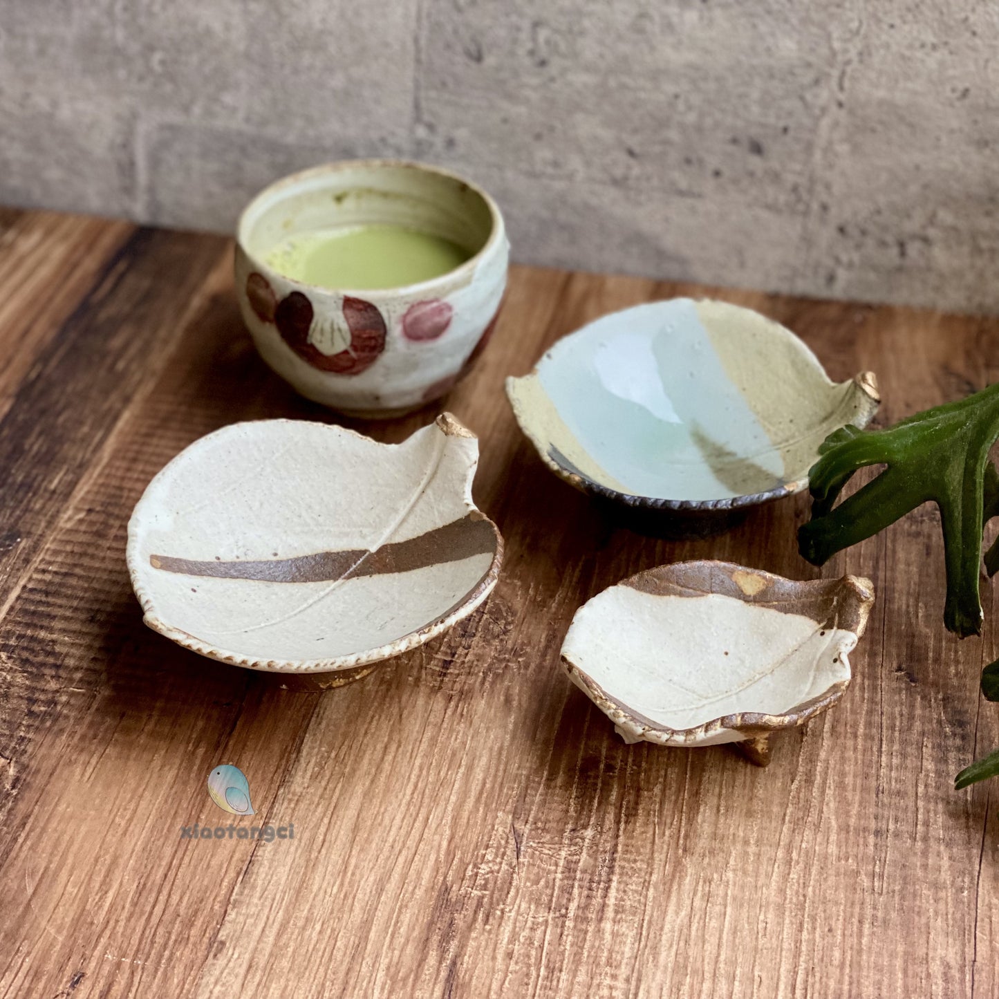 小糖瓷｜日本製 🈴 [限量/預購] 職人手作 點金葉紋小高臺/小盤