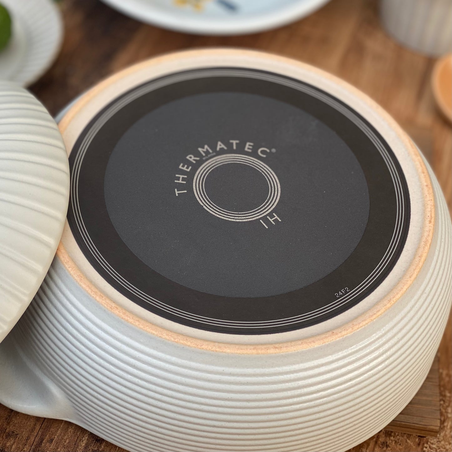 小糖瓷｜日本製 [預購][MIYAWO日本宮尾] [IH対応 THER] 菊割十草土鍋/砂鍋（多色）