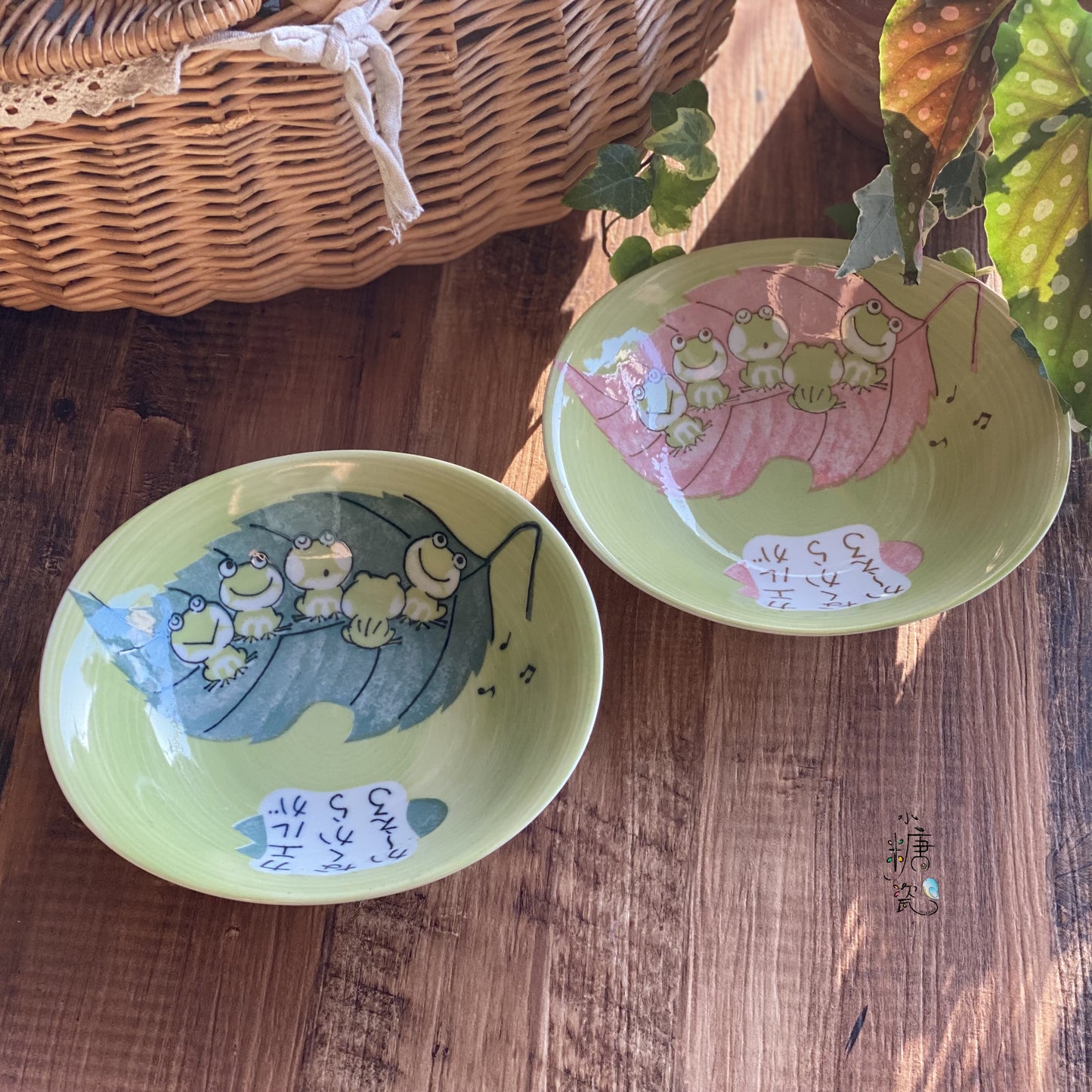 小糖瓷｜日本製 🈴️ 旅行青蛙系列橢圓盤（兩色）
